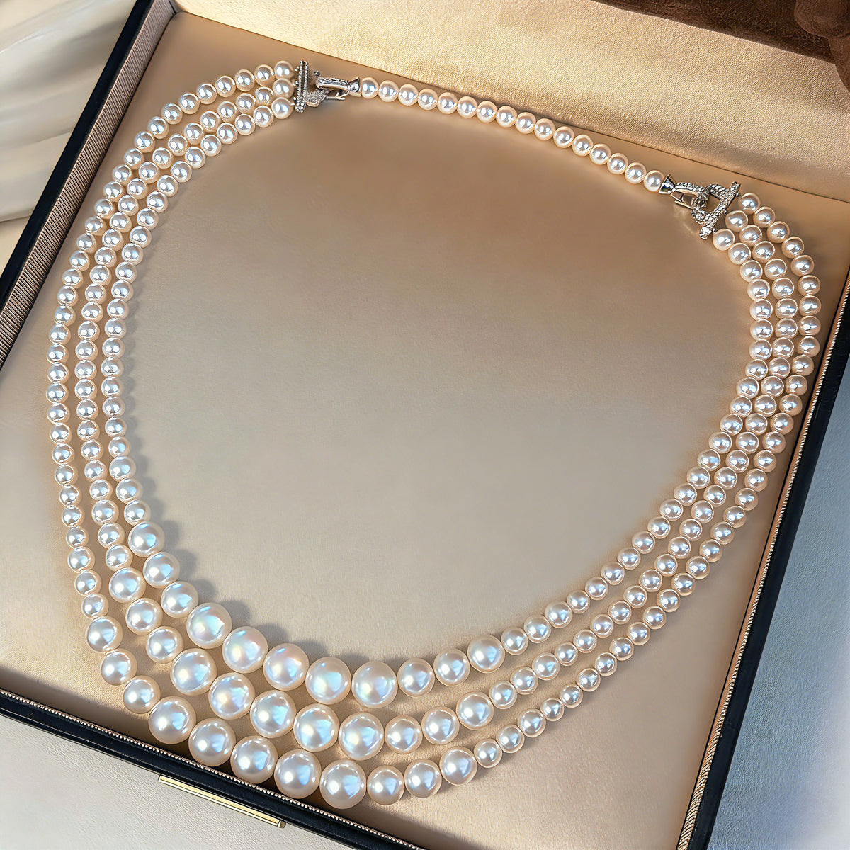 Hepburn-Inspired Multi-Layer Gradient Natural Freshwater Pearl Necklace  | Premium Light Luxury Adjustable Jewelry 18-20 Inches | Elegant Romantic Gift for Her